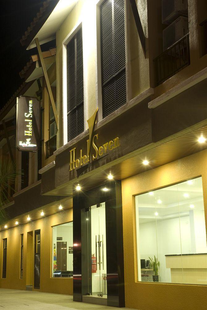 Hotel Seven Malacca Exterior foto